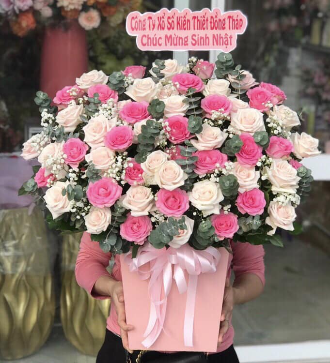 Giỏ hoa chúc mừng tại shop hoa Long Mỹ Hậu Giang