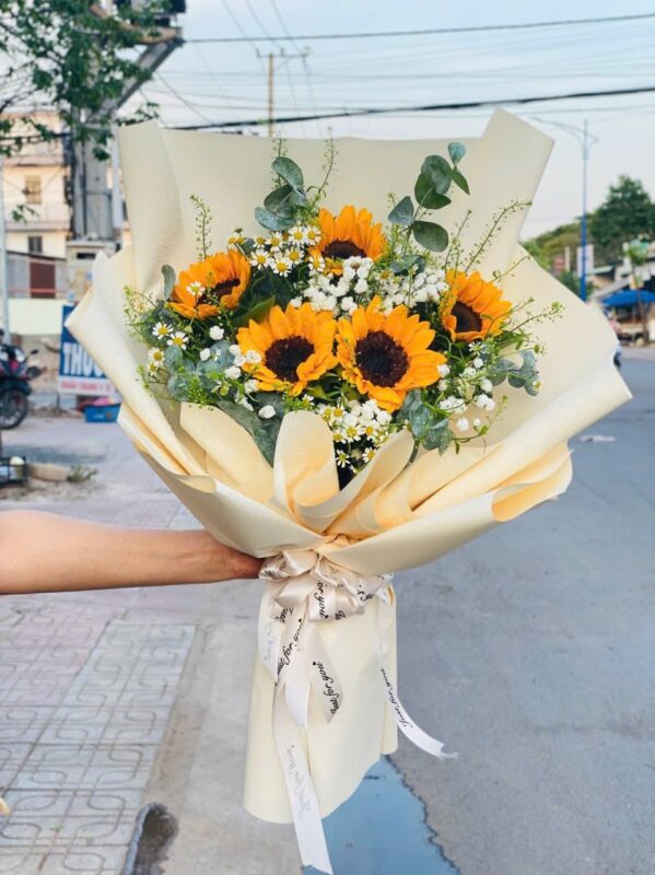 Bó hoa hướng dương tại tiệm hoa Hoàng Mai Nghệ An